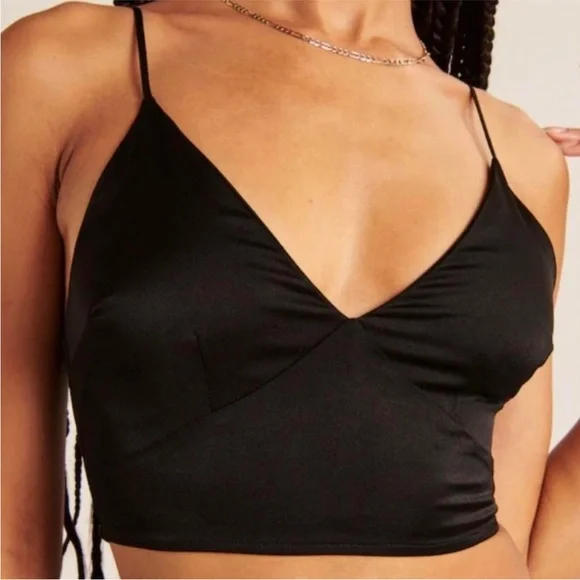 Abercrombie black 2 piece satin set. Cropped v neck top and trousers. - Picture 4 of 8